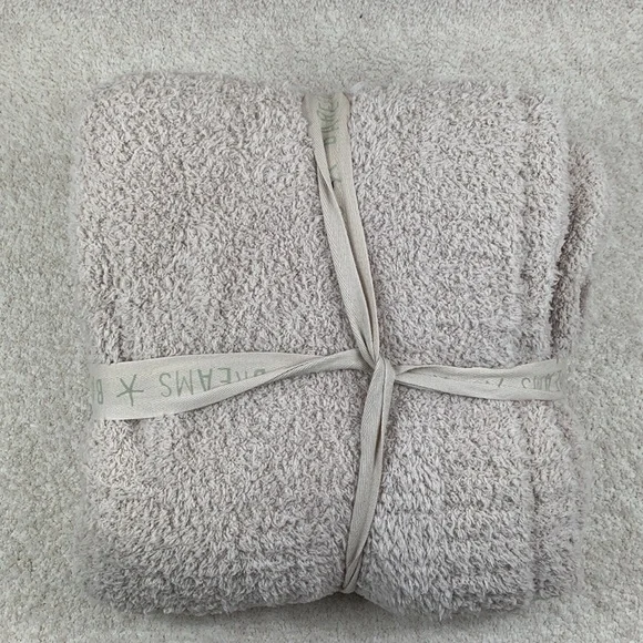 BAREFOOT DREAMS CozyChic Throw Blanket - Picture 4 of 6